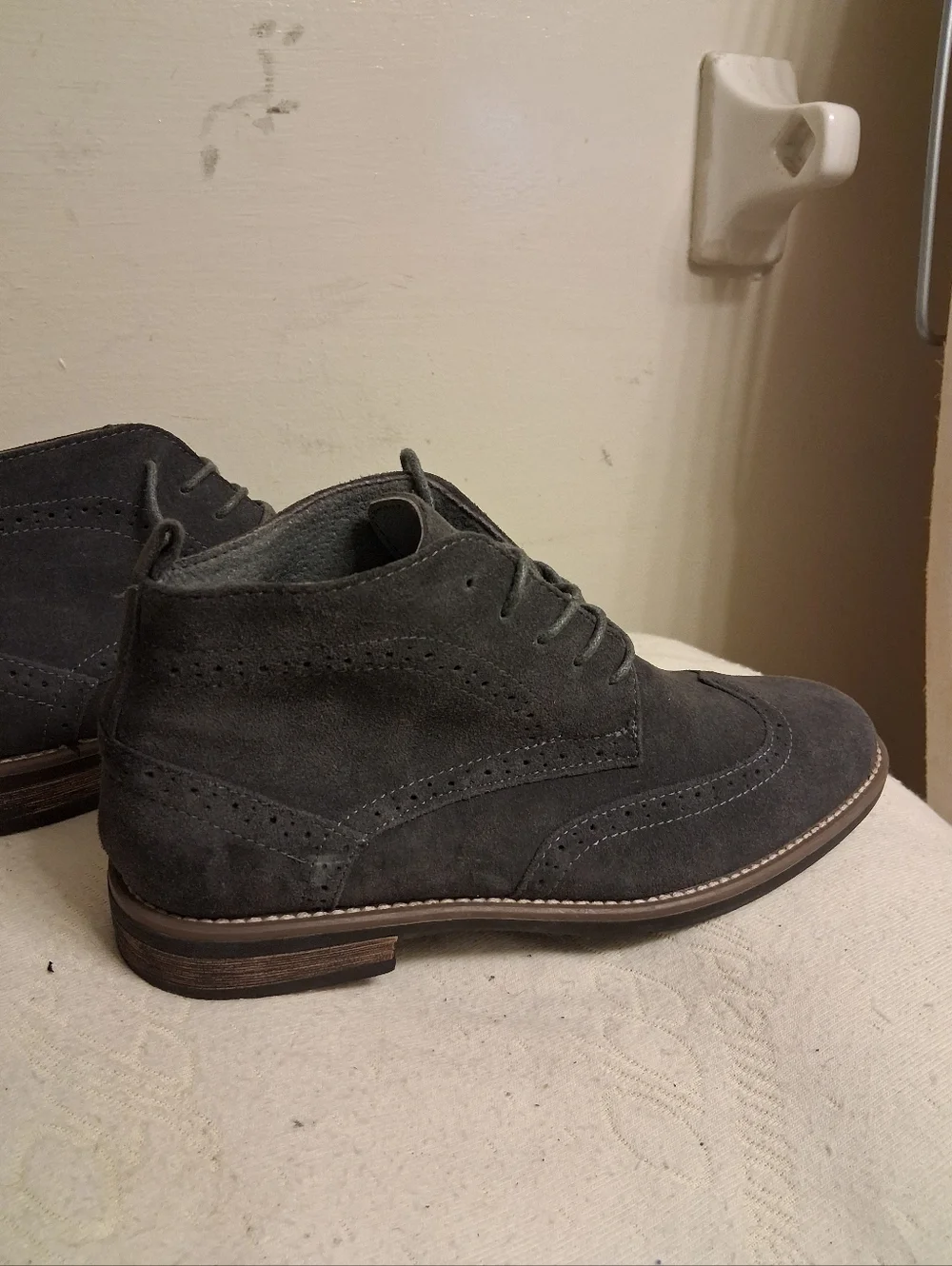 Men's Grey BRUNO MARC Suede Chukka Brogue Boots Size 8
